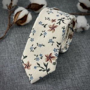 Men's Ecru & Taupe Rustic Floral Necktie